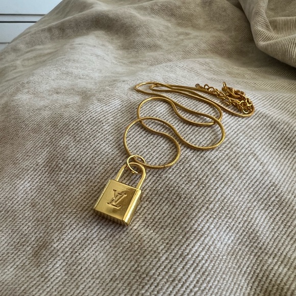 LV Necklace - Picture 3 of 6